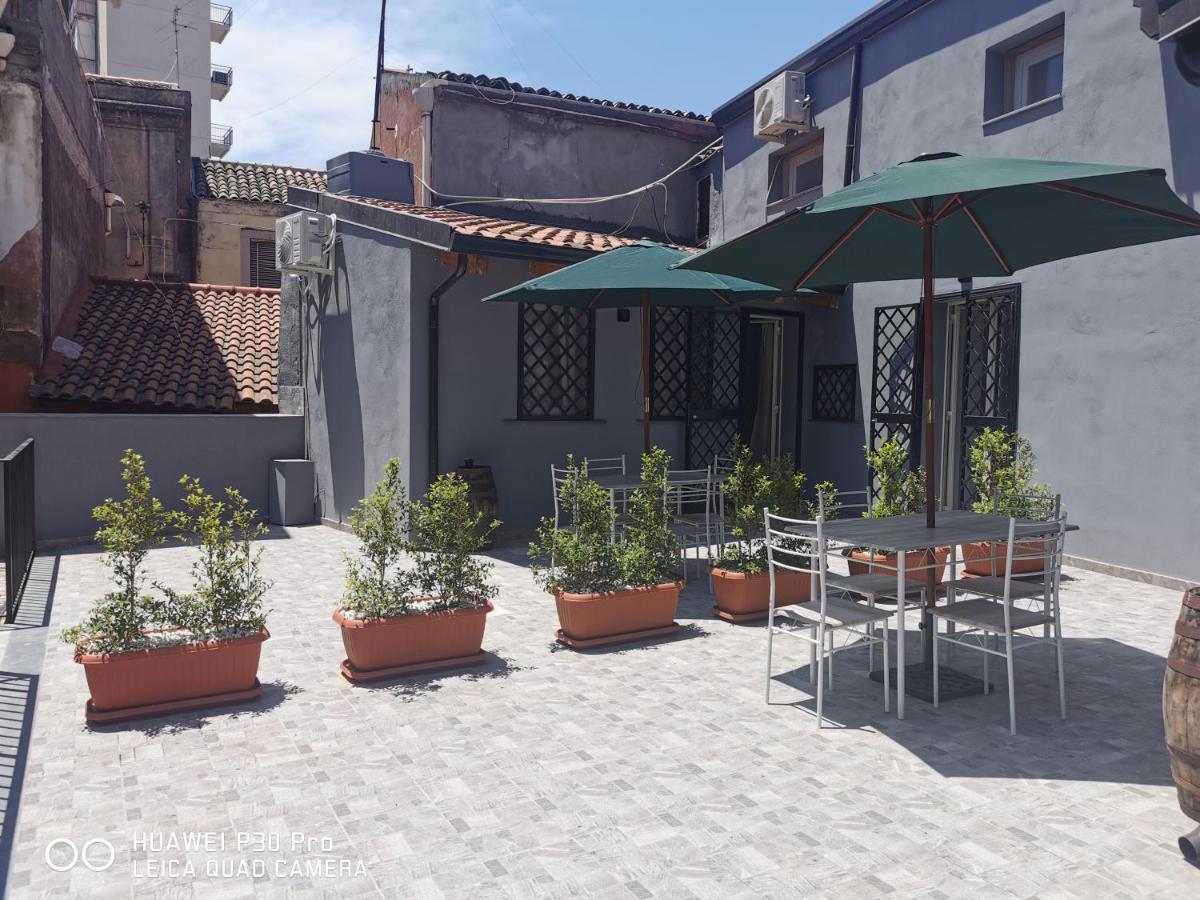 Il Giardino In Centro Appartement Catánia Buitenkant foto