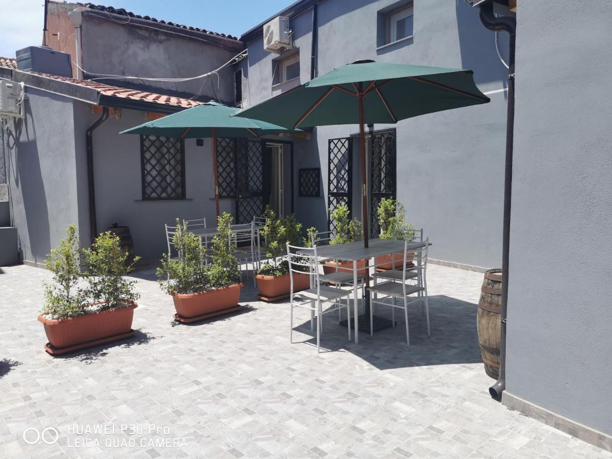 Il Giardino In Centro Appartement Catánia Buitenkant foto